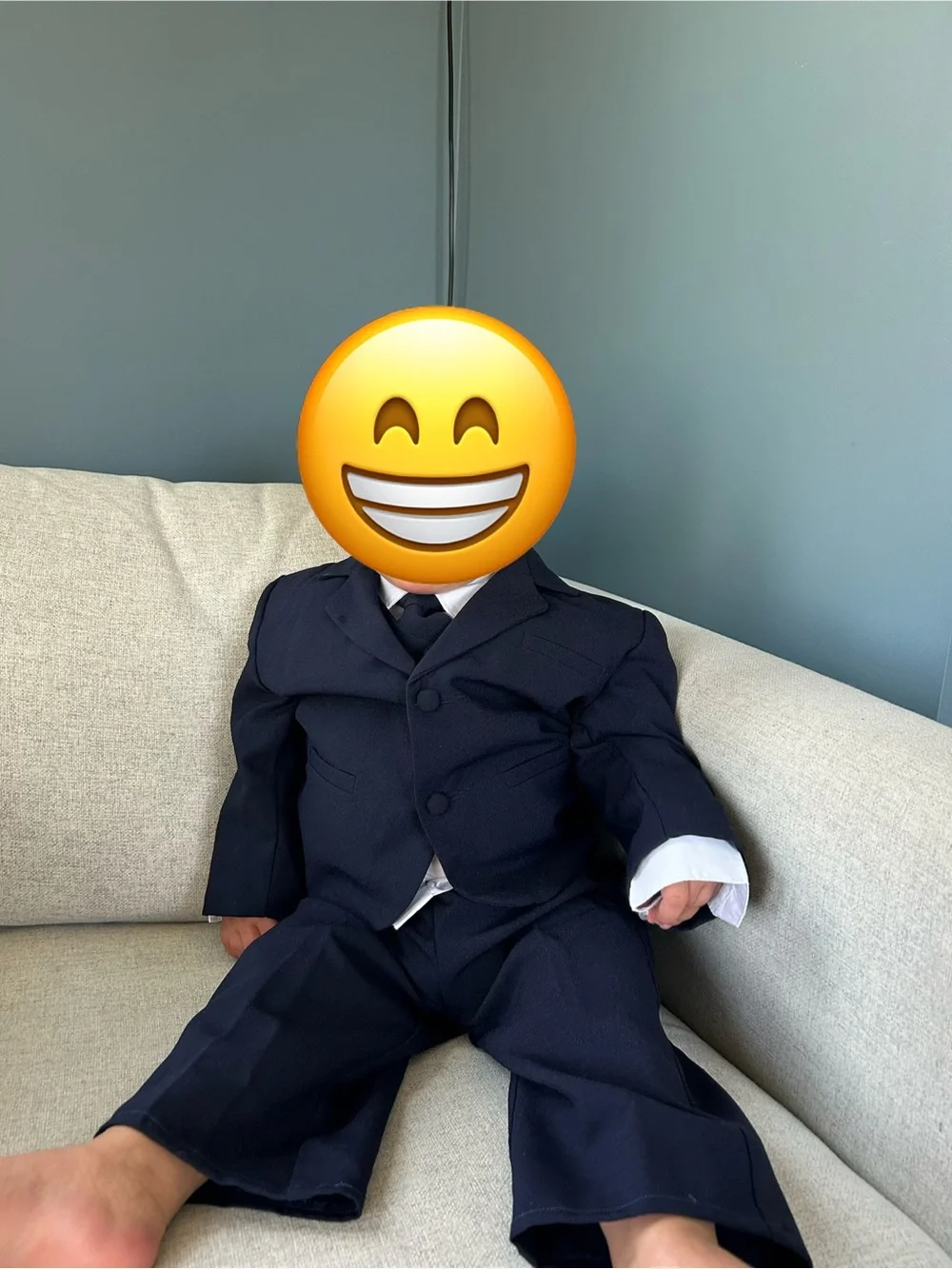 2T Suit with vest and tie